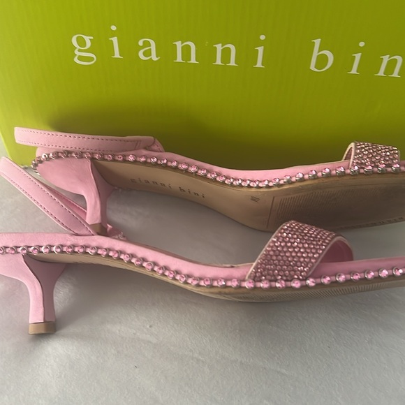 Ladies shoes - Picture 2 of 3